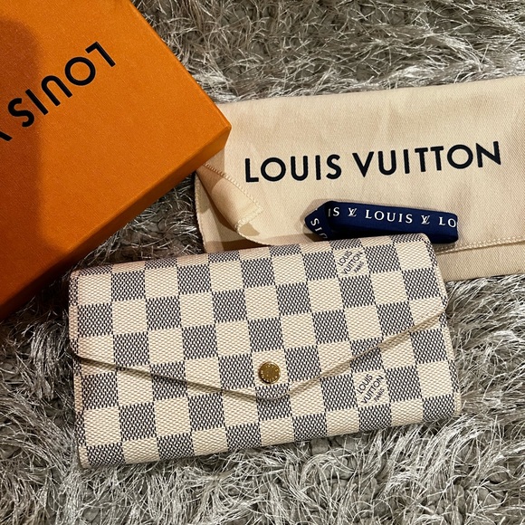 LOUIS VUITTON AZUR DAMIER SARAH WALLET LONG - Picture 2 of 11